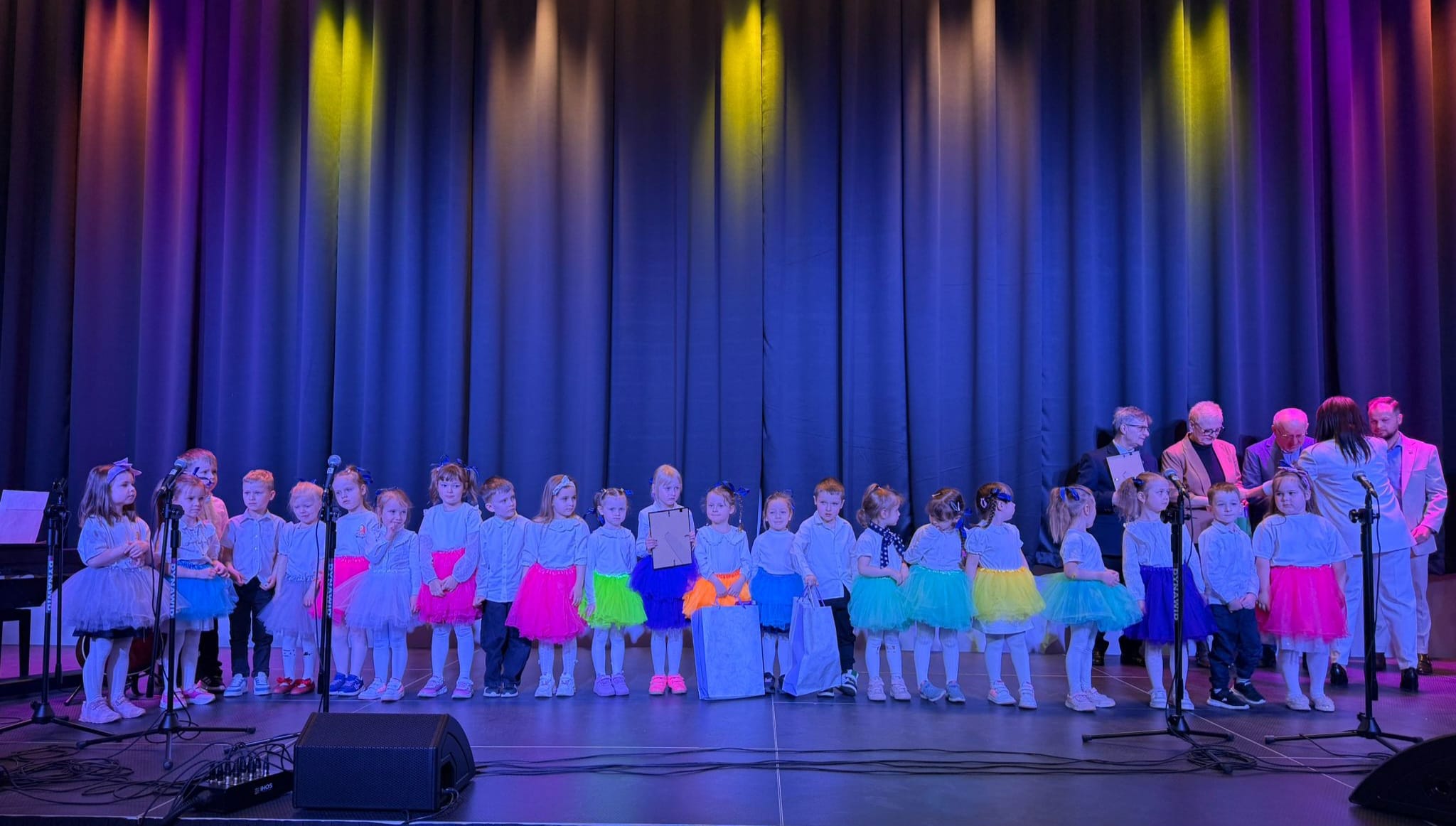  Dzieci w przebraniach